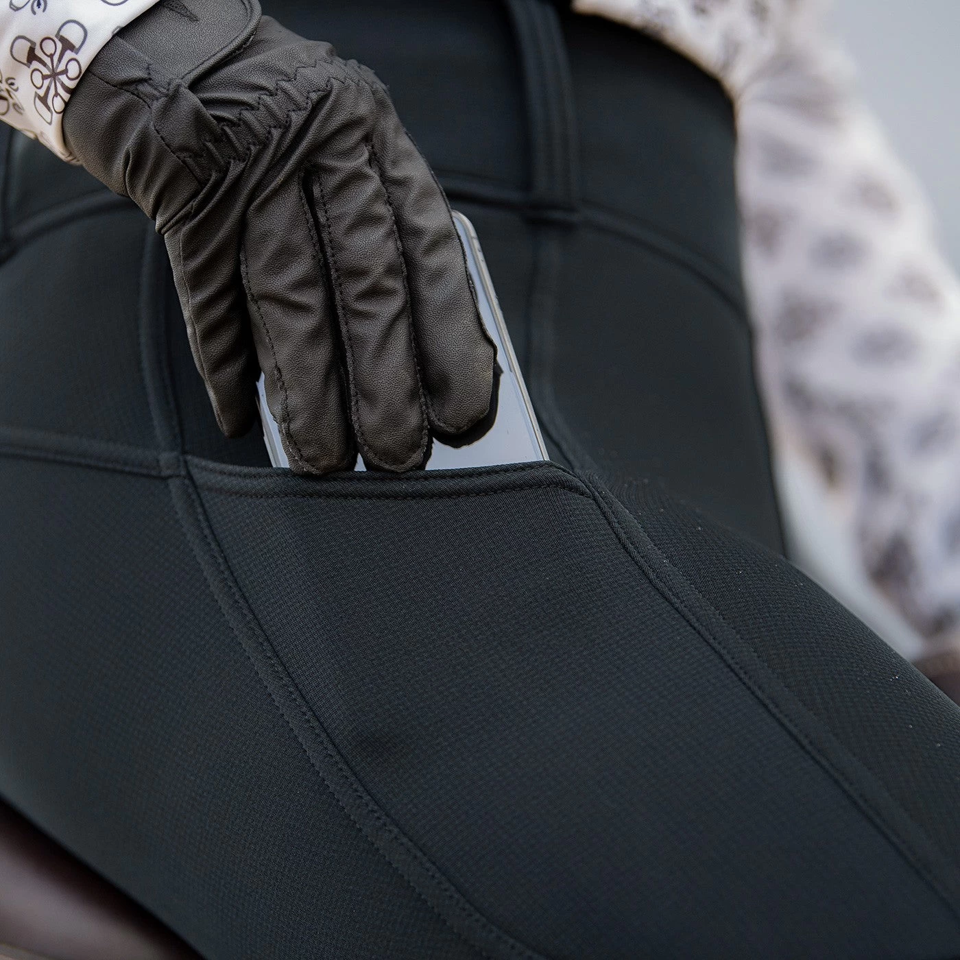 Kerrits Sit Tight Windpro Full Seat Winter Tight - Image 10